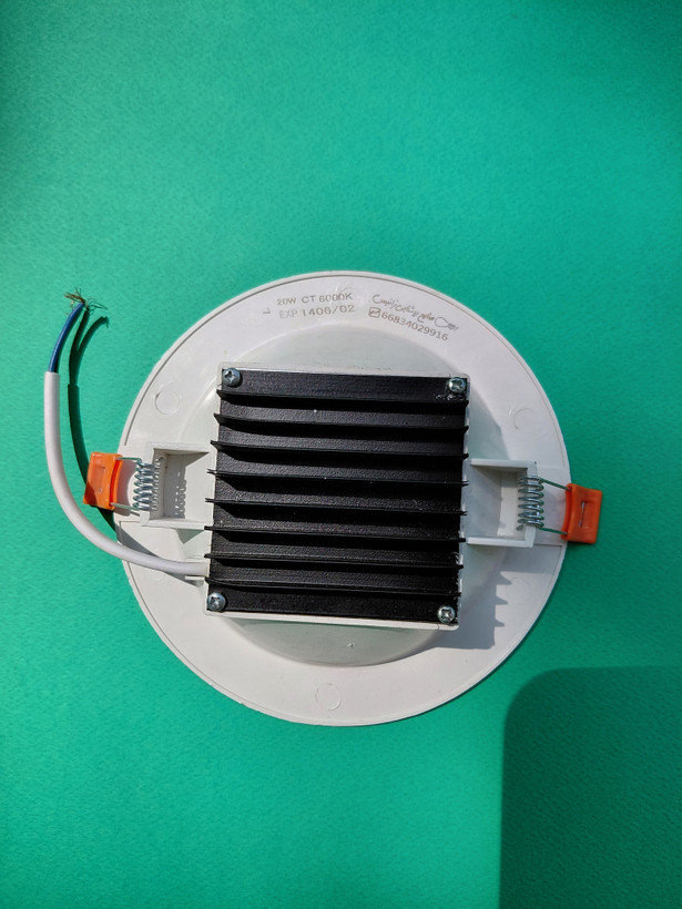 لامپ بک لایت 20w زانیس (مدل سان)zanis آفتابی